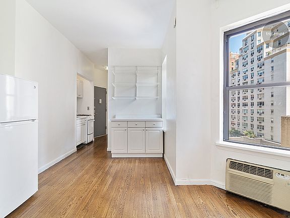 3rd image of 128 E 83rd St #4B