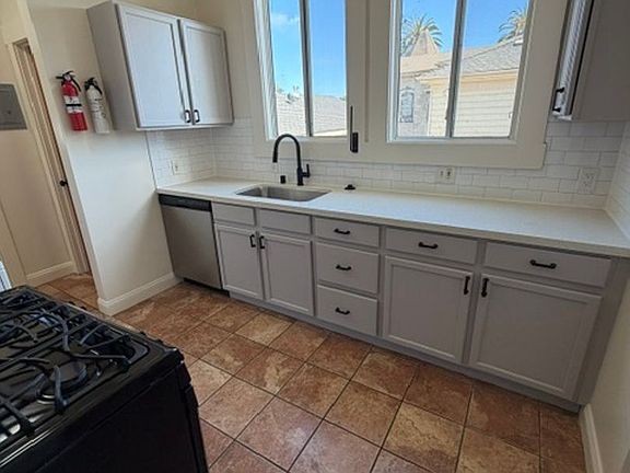 2nd image of 1123-29 Filbert St #1127