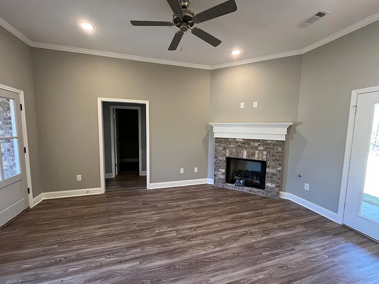 541 Silver Hl — Photo 8