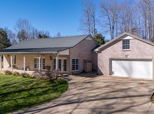 15 Clifton Rd, Lawrenceburg, TN 38464