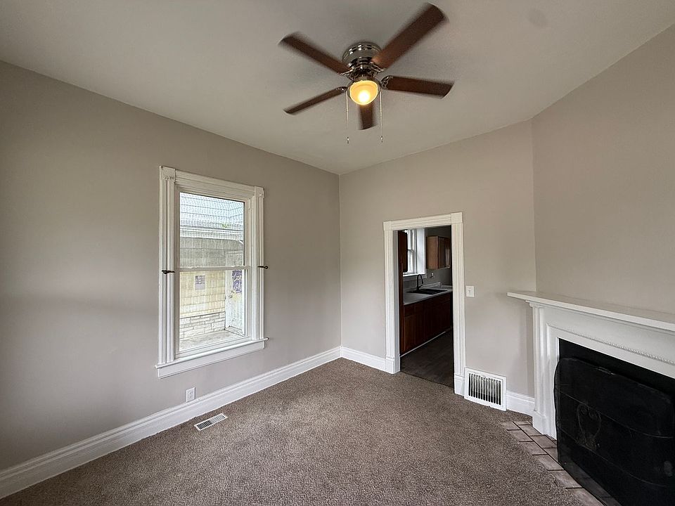 1st image of 938 W Edwards St