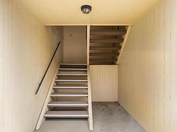 4th image of 2389 Hood Ave APT D