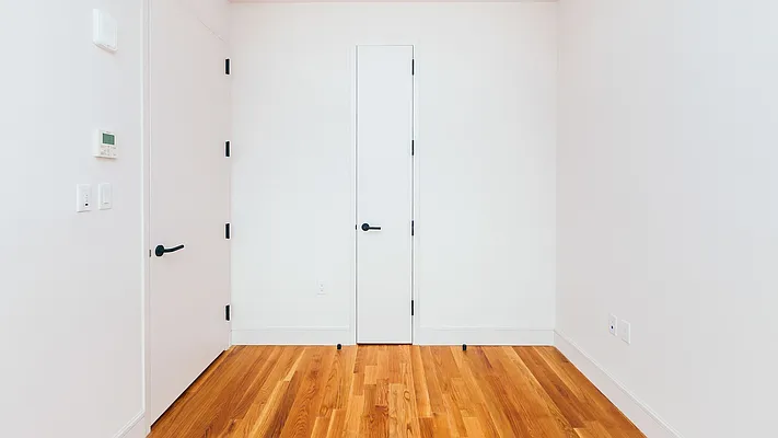 Rented by Nooklyn NYC LLC | media 127