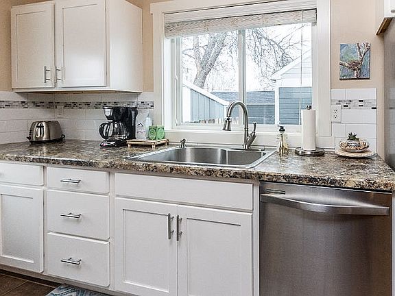 5th image of 1437 Avenue C