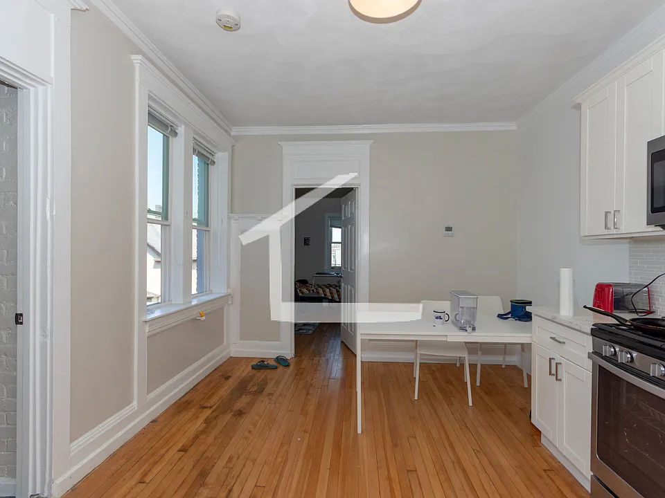 4 Gardner St #10