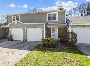 41 Oak Ln, Eatontown, NJ 07724