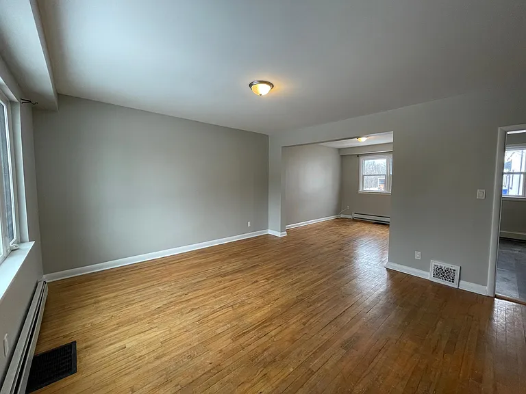 80 Barbara Ave — Photo 3