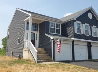 400 Gloria Ln, Oswego, IL 60543