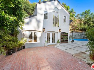 1174 Coldwater Canyon Dr, Beverly Hills, CA 90210