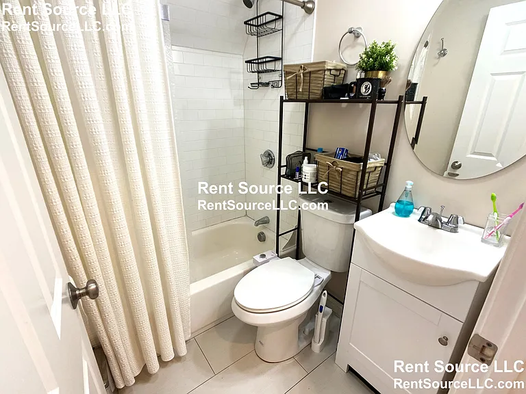 537 Main St #2 — Photo 30