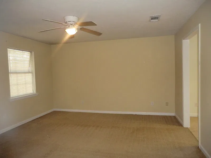 2 Bedroom Duplex - All Electric - Section 8 OK — Photo 3