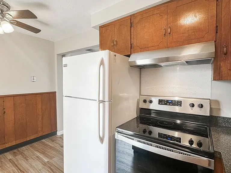 2392 Edgewood Ave NE — Photo 7