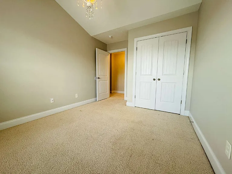 5802 Kessinger Ct — Photo 17
