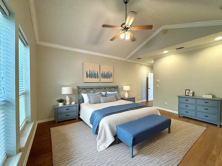 900 Paradise Ln — Photo 12