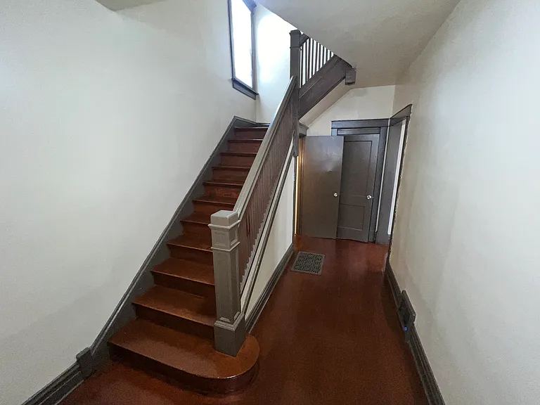12015 S Stewart Ave — Photo 12