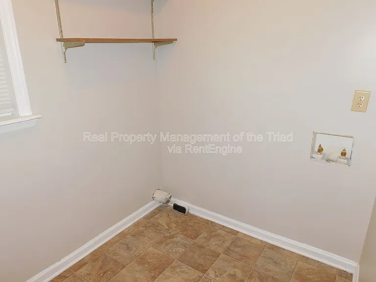 1805 Cody Ave — Photo 19