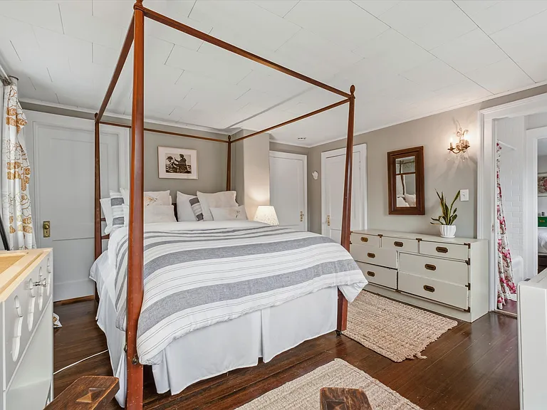 108 Hooker Ave — Photo 25