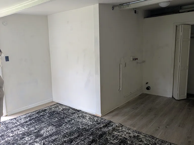 408 Clinton St — Photo 9