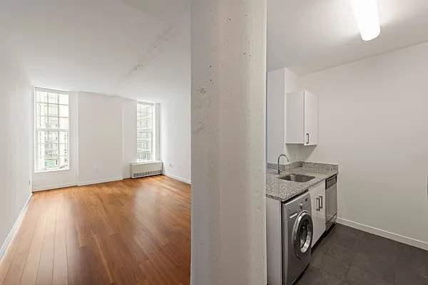 Rented by Nest Seekers International | media 32