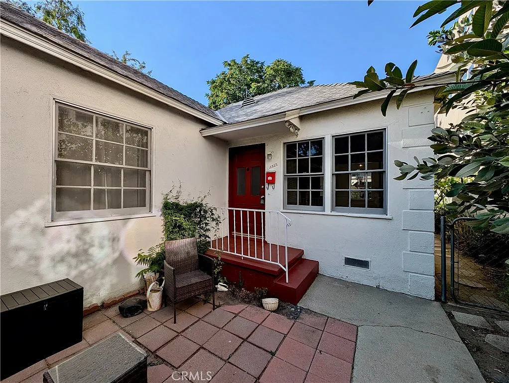 2 bed, 800 sqft, $1,845 — Photo 2