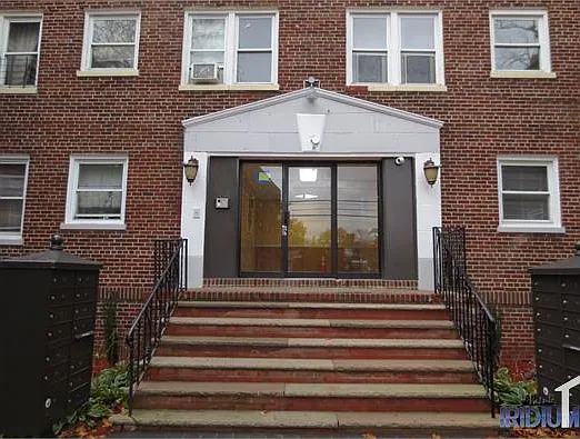 166 Chancellor Ave #4 — Photo 16
