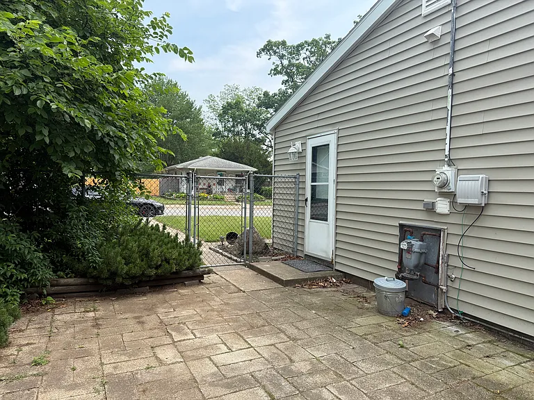 519 S Dickson St — Photo 12
