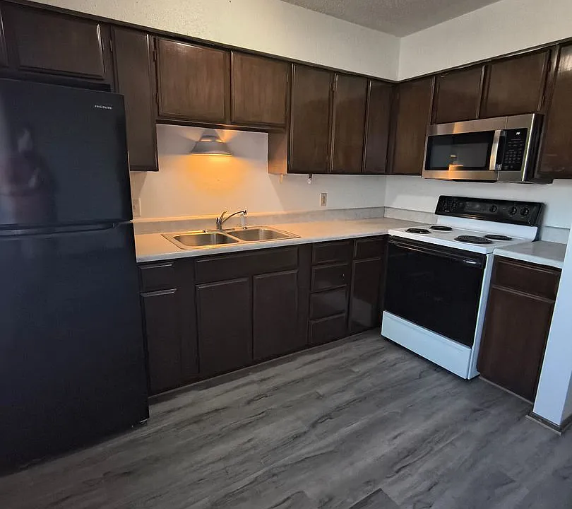 35 N 1st St