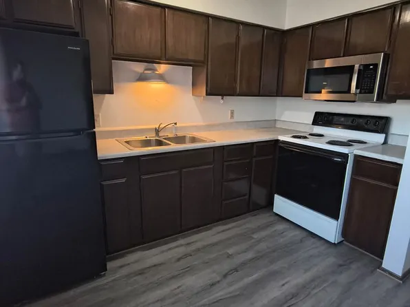 The Uptowner, 35 N 1st St APT 7, Council Bluffs, IA 51503