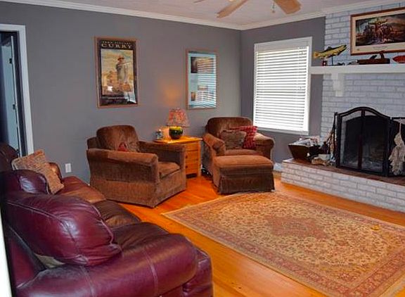 4th image of 5415 Melrose Ln