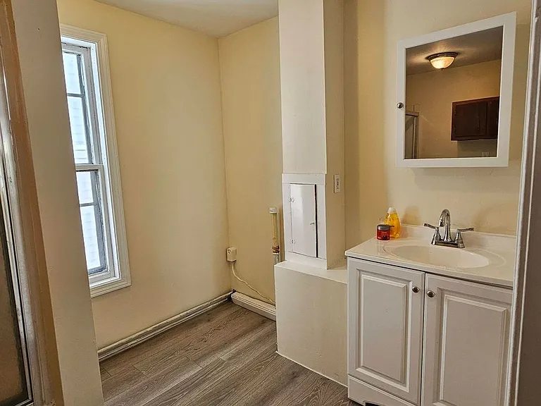 40 Putnam St #2 — Photo 14