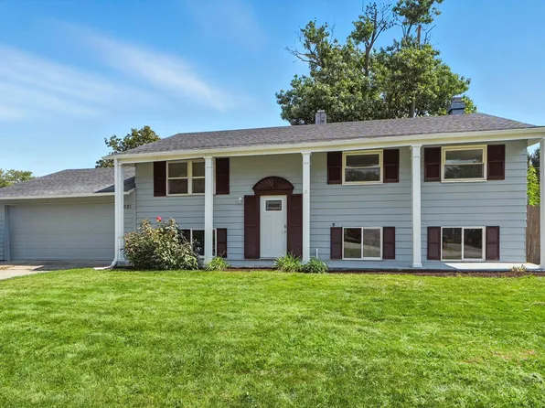 1621 Shannon Dr, New Haven, IN 46774