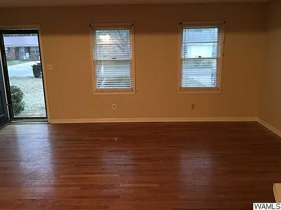 5th image of 528 Highland Oaks Dr