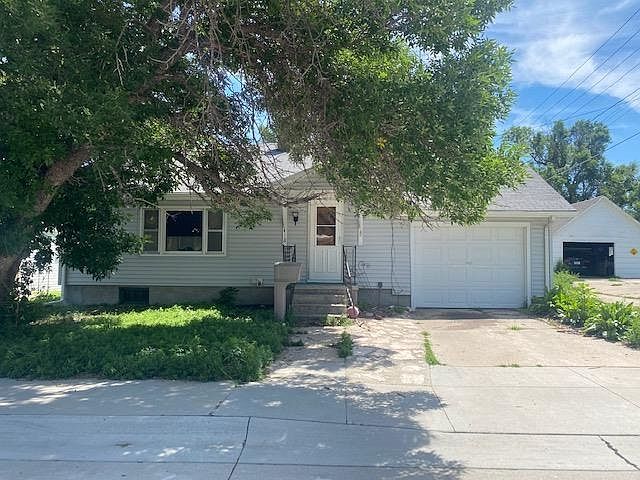 1st image of 418 S 5th Ave