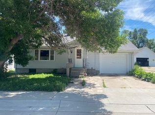 418 S 5th Ave, Broken Bow, NE 68822