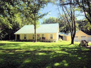 380 W Arm Dr, Wewahitchka, FL 32465