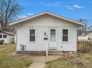 633 S Hooker Ave, Three Rivers, MI 49093