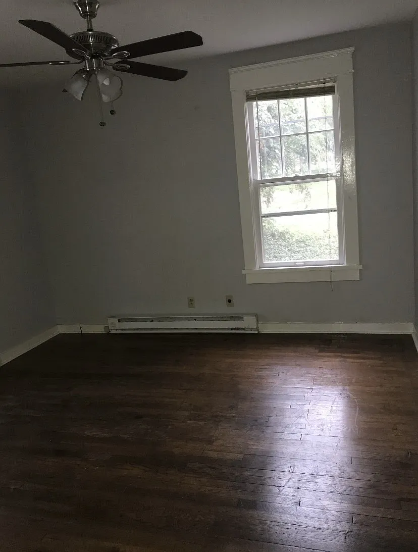 1 bed, 1.0 bath, 650 sqft, $1,300 — Photo 2