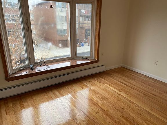 4th image of 4617 161st St Floor 2