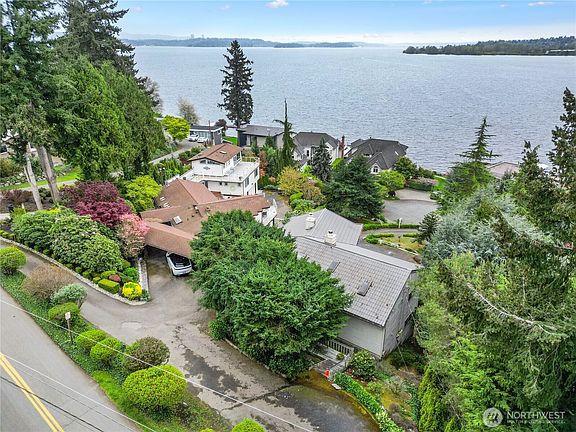 5th image of 11150 Champagne Point Road NE