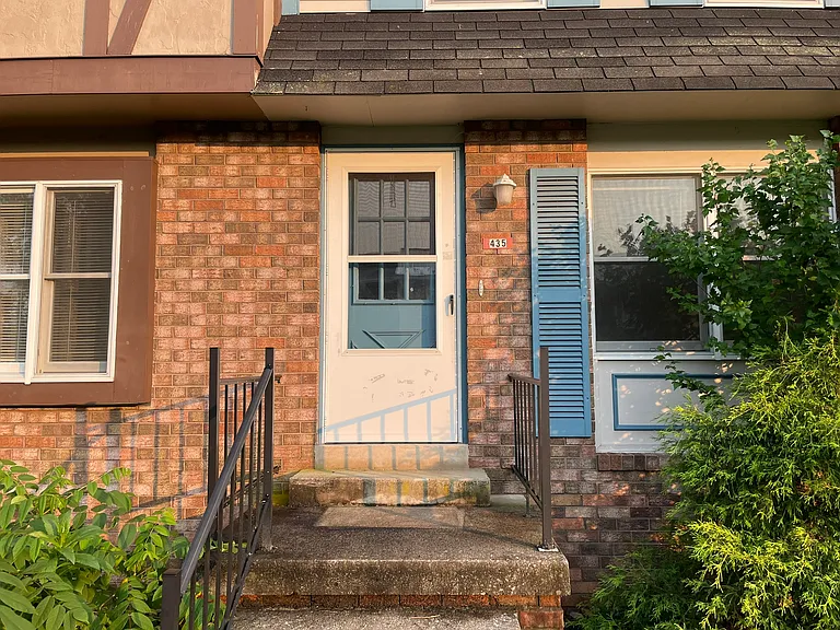 435 Cedarcrest Dr — Photo 3