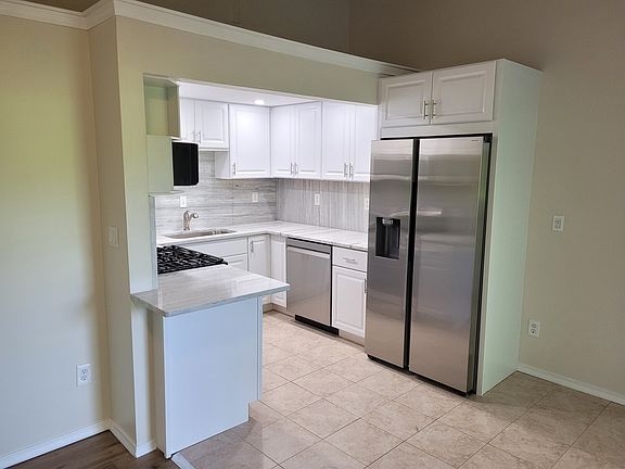 4th image of 62 Butternut Ln #62