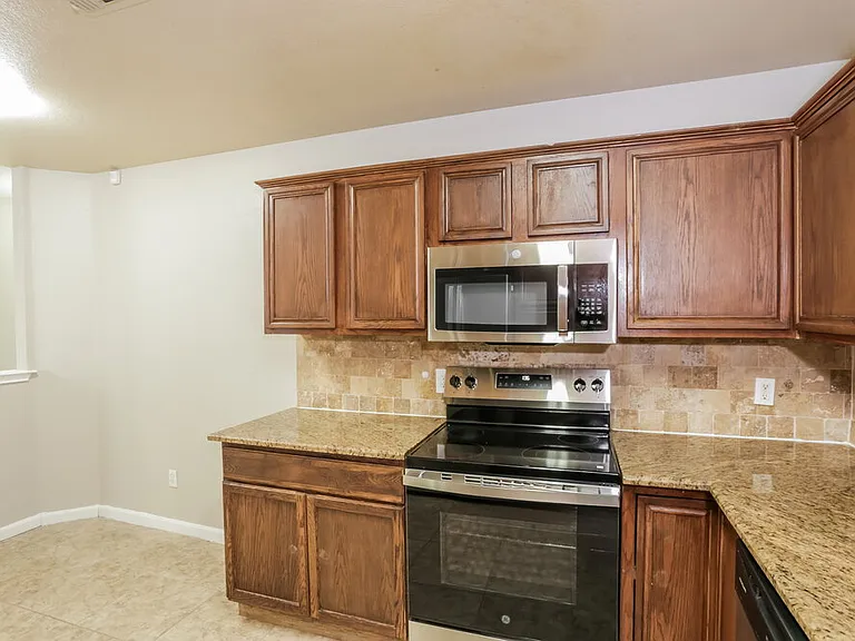 736 W Colony Dr — Photo 8