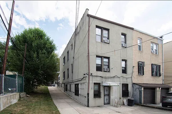 Rented by RealTegrity NY LLC | media 27
