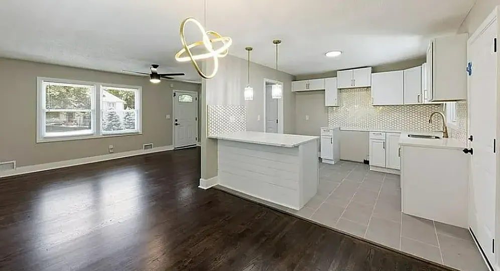 4 bed, 1652 sqft, $2,099 — Photo 3