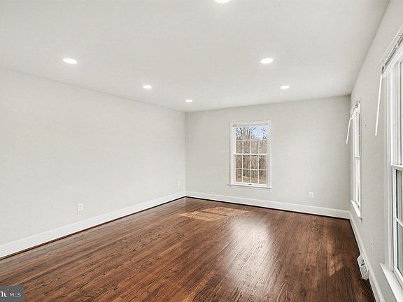 5th image of 98 Deacon Rd