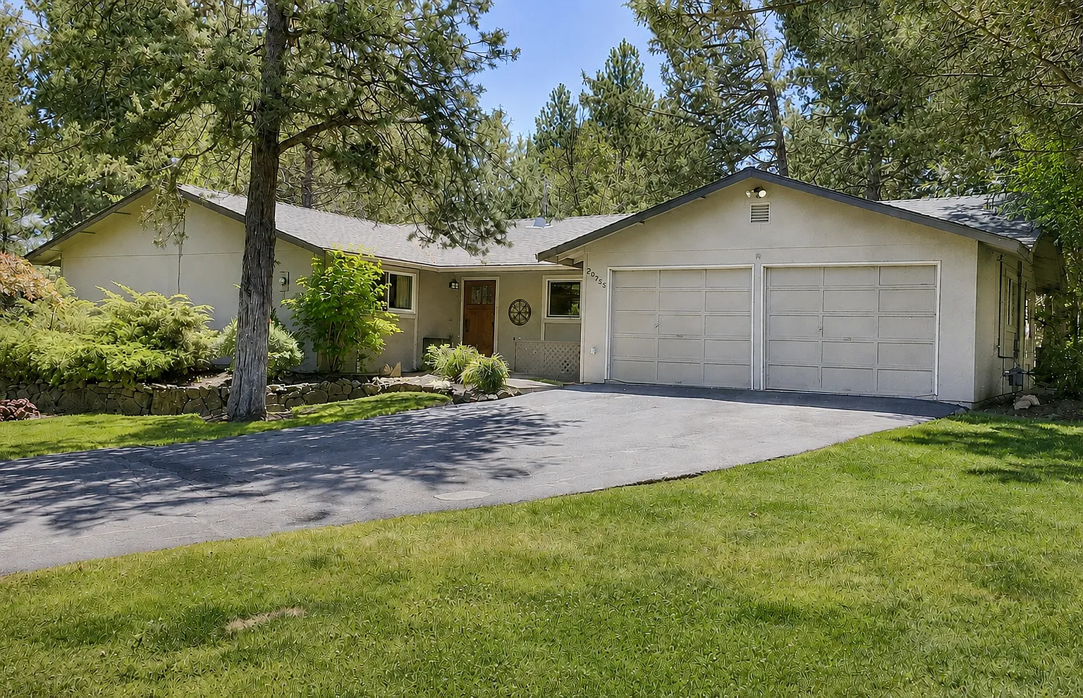 20755 Canterbury Ct — Photo 1
