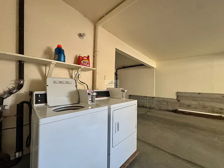 900 Rivera St #6 — Photo 31