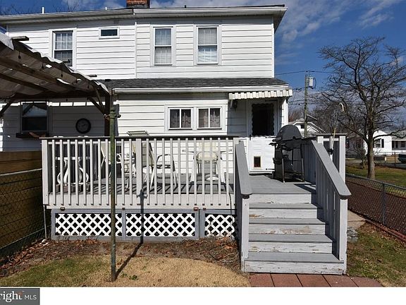 3rd image of 352 Farner Ave