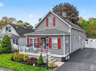 32 Lloyd St, Edison, NJ 08817
