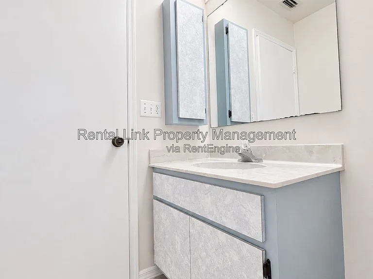 320 SW 3rd Pl #2 — Photo 21
